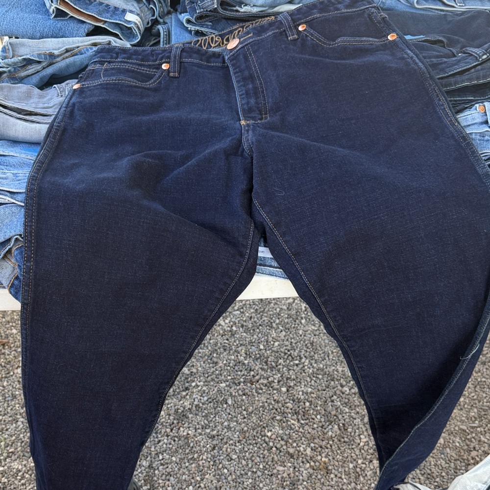 Wrangler Men's Dark Blue Relaxed Jeans